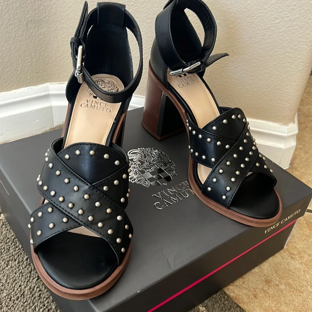 🔥🔥🔥Vince Camuto  and leather sandals